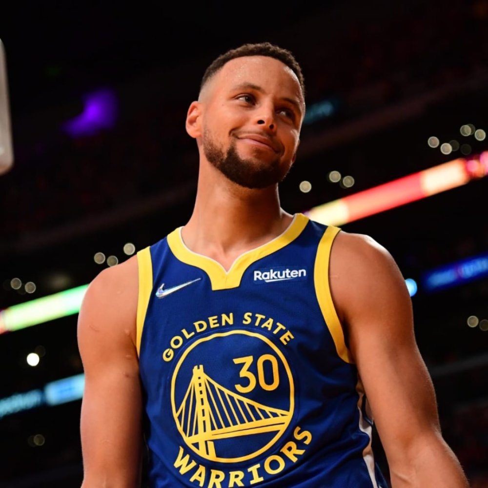 欧冠半场：艾尔尤努西开场70秒闪击，比利亚雷亚尔0-1哥本哈根（欧冠半场：哥本哈根暂1-0领先比利亚雷亚尔，艾尔尤努西开场70秒建功）